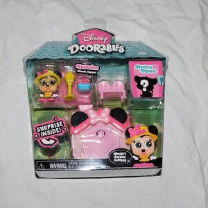 Disney Doorables Minnie Mouse Garden Cottage Playset 2 Figures House Door NEW